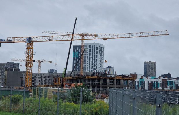 Аренда башенных кранов Услуги photo_2025-09-14_19-02-16-620x400